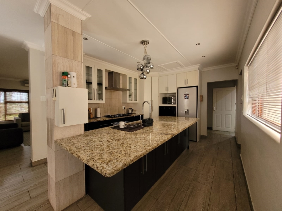 4 Bedroom Property for Sale in Wavecrest Eastern Cape